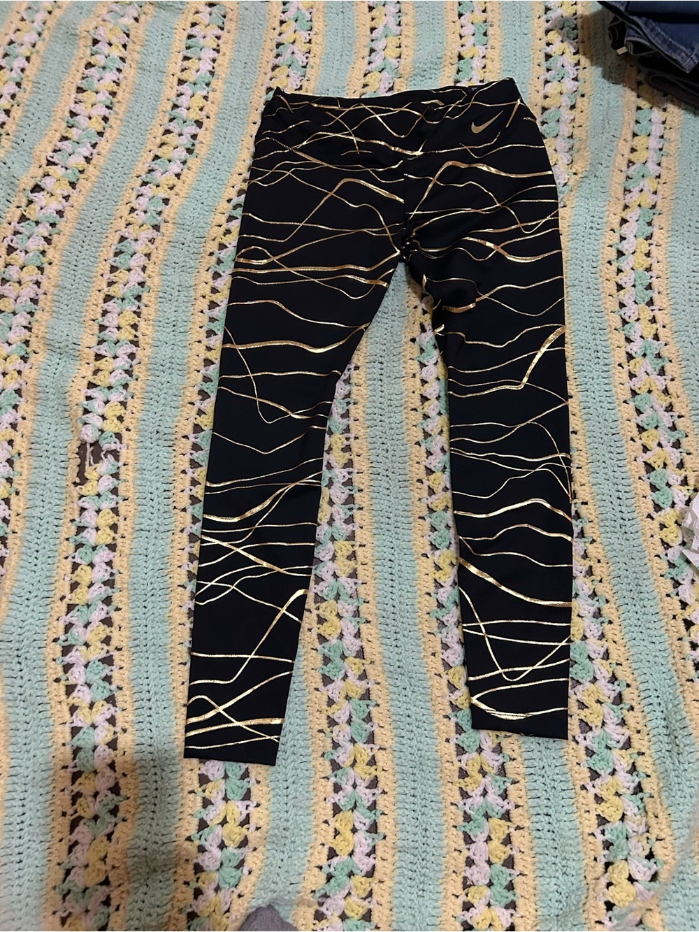 NWT Nike Women’s Icon Clash Metallic Print Tight Fit Leggings sz L